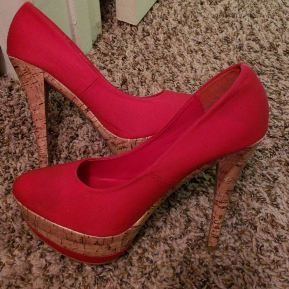 Red Heels - Picture 4 of 4